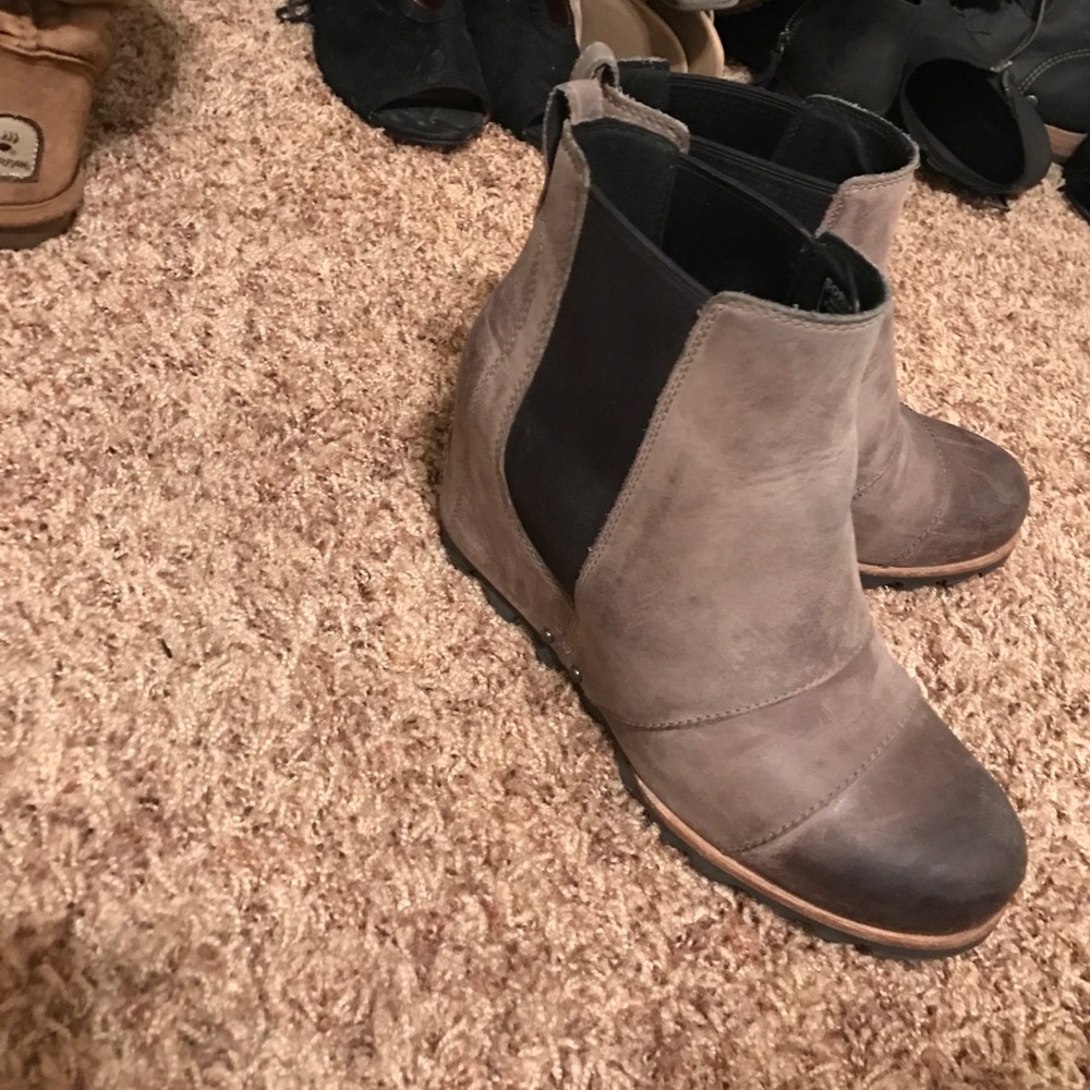 SOREL WEDGE BOOTS