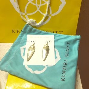Kendra Scott Stephanie earrings!