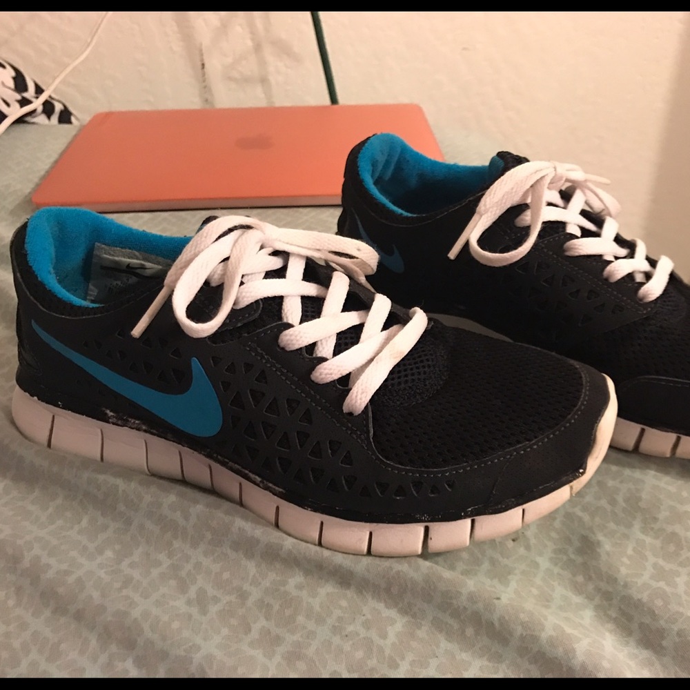 Womans Nike Free Runs