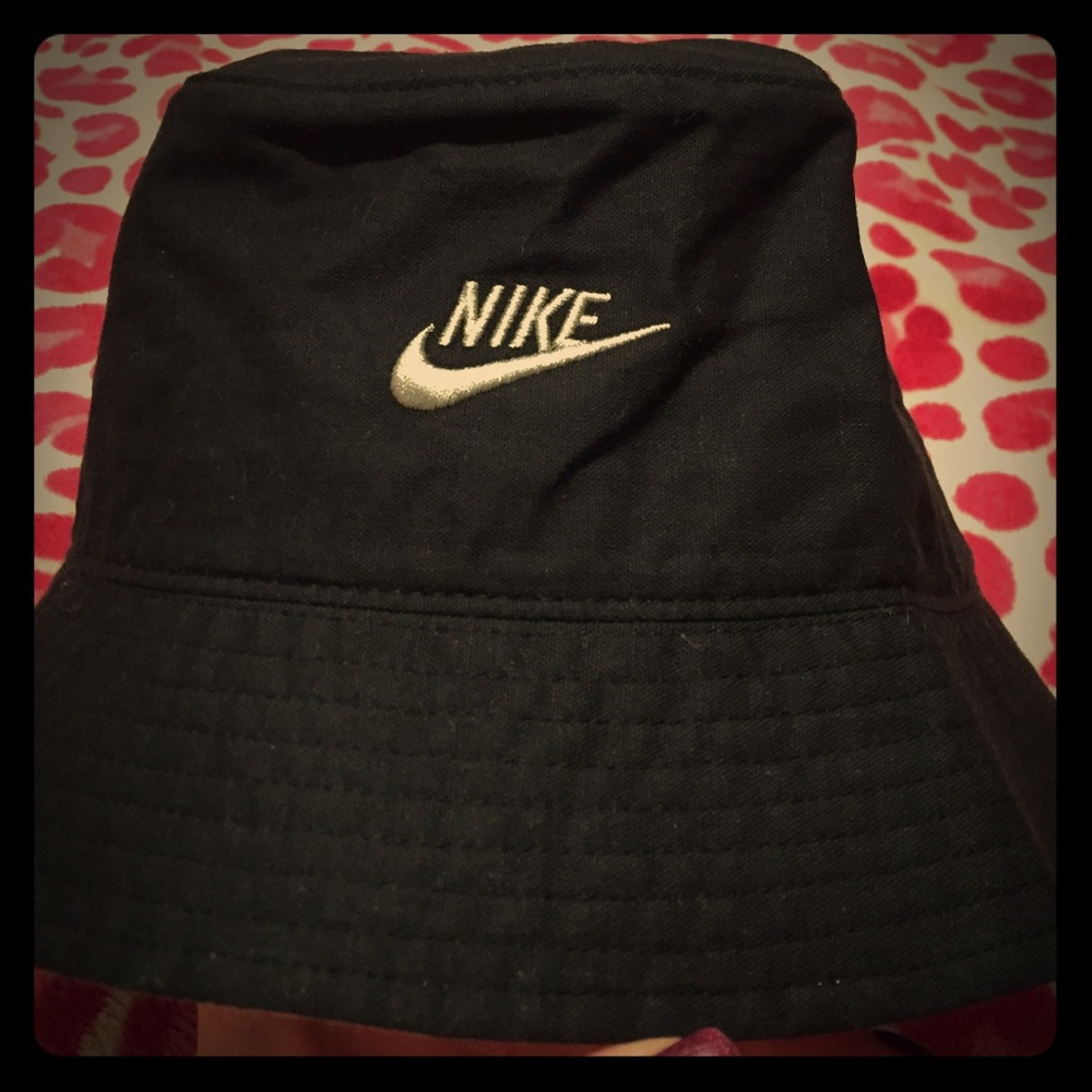 NIKE bucket hat