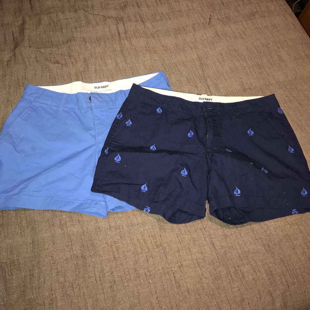 Old navy shorts size 6 (set of 2)