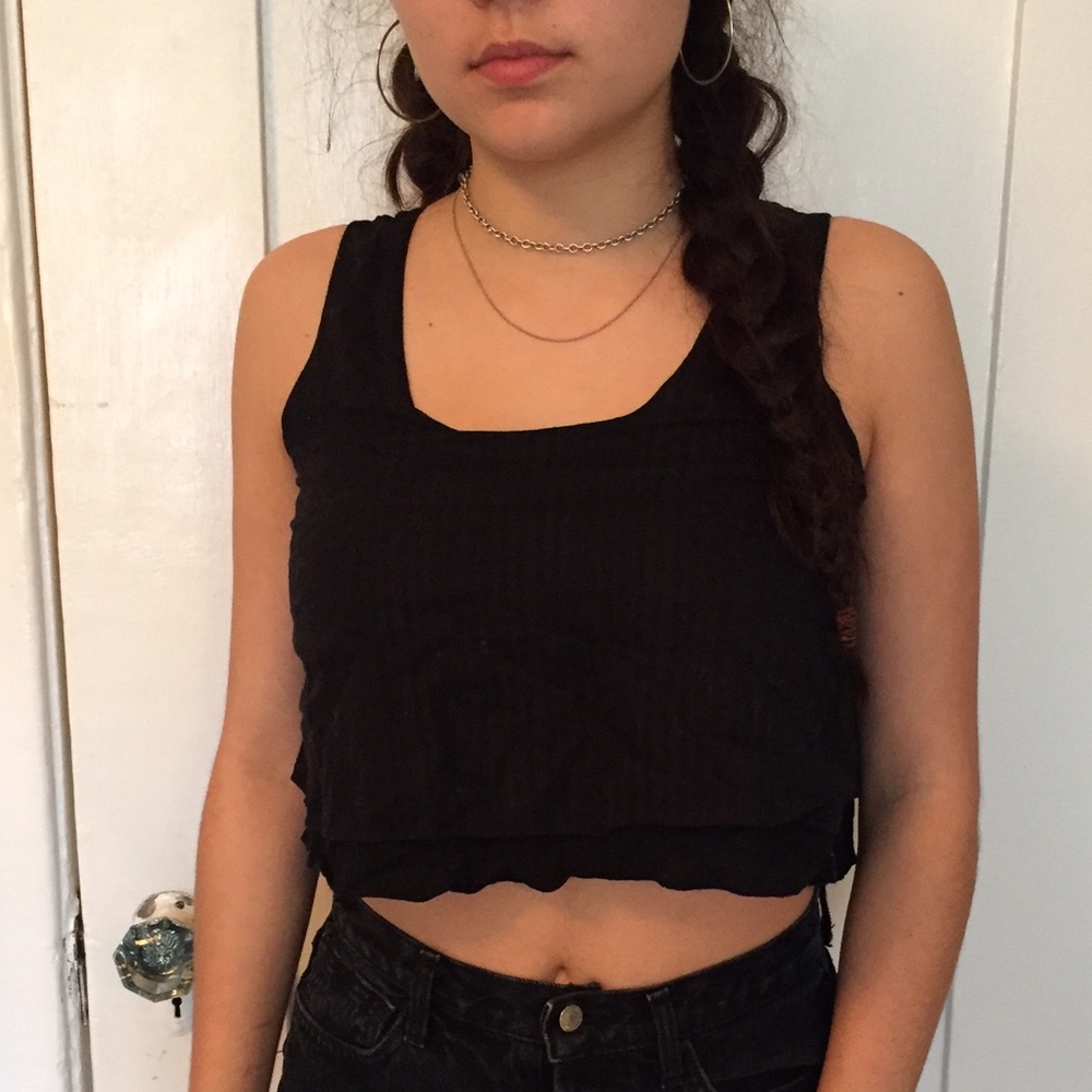 Black tank crop top