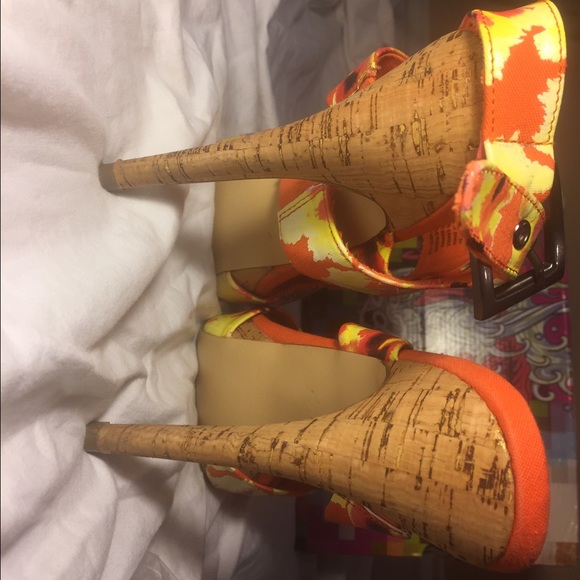 Ed Hardy Cork Peep Toe Heels - Picture 3 of 4