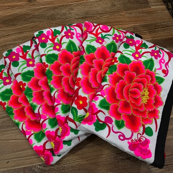 Thai Floral Embroidered Clutch - Picture 3 of 5