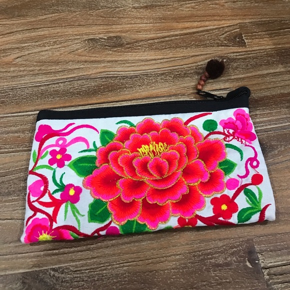 Thai Floral Embroidered Clutch - Picture 2 of 5