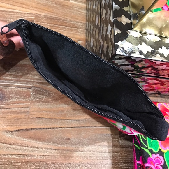 Thai Floral Embroidered Clutch - Picture 4 of 5