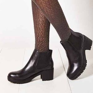 Steve Madden RUMI Black Leather Boots (size 7)