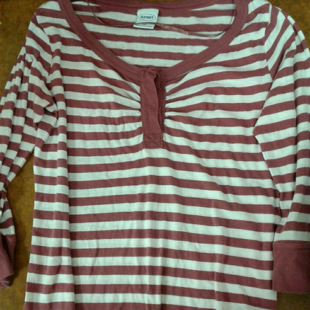 3/4 Sleeve top by old navy sz M maroon striped