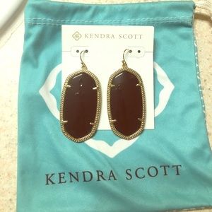 Kendra Scott Danielle earrings!!