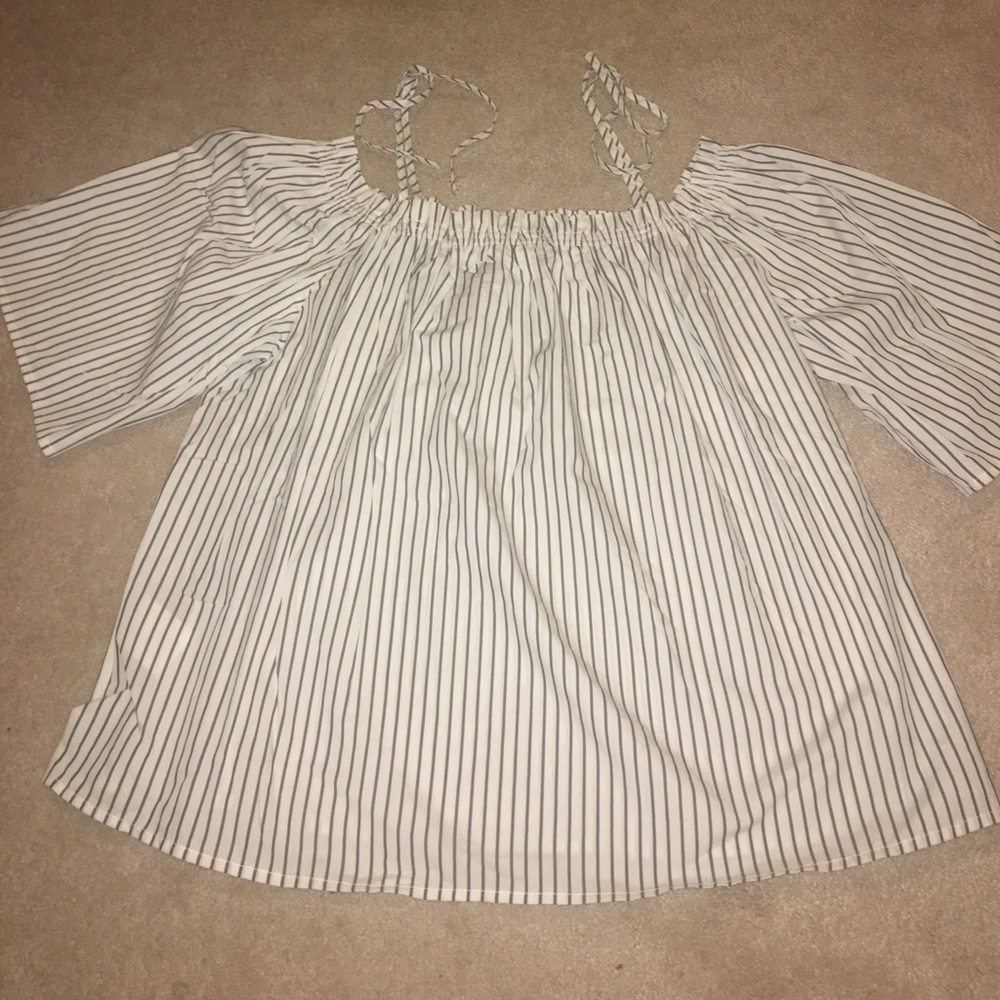 Off the shoulders shirt