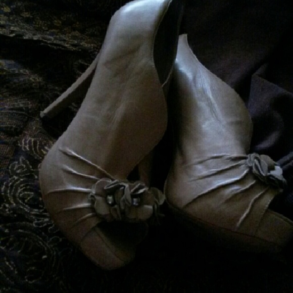 Vince camuto heels - Picture 2 of 4