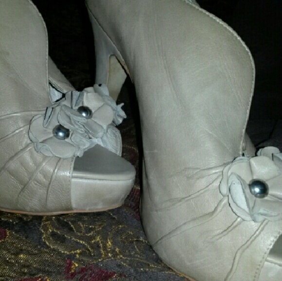 Vince camuto heels - Picture 3 of 4