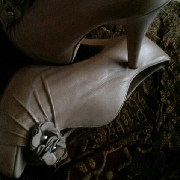 Vince camuto heels - Picture 4 of 4