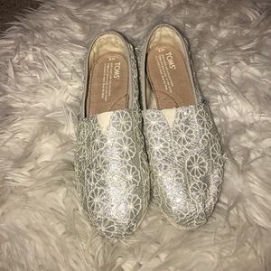 Brand New Sparkly Toms Sz 6