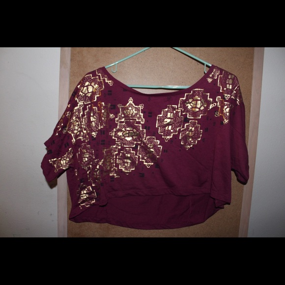 Crop Top! - Picture 3 of 3