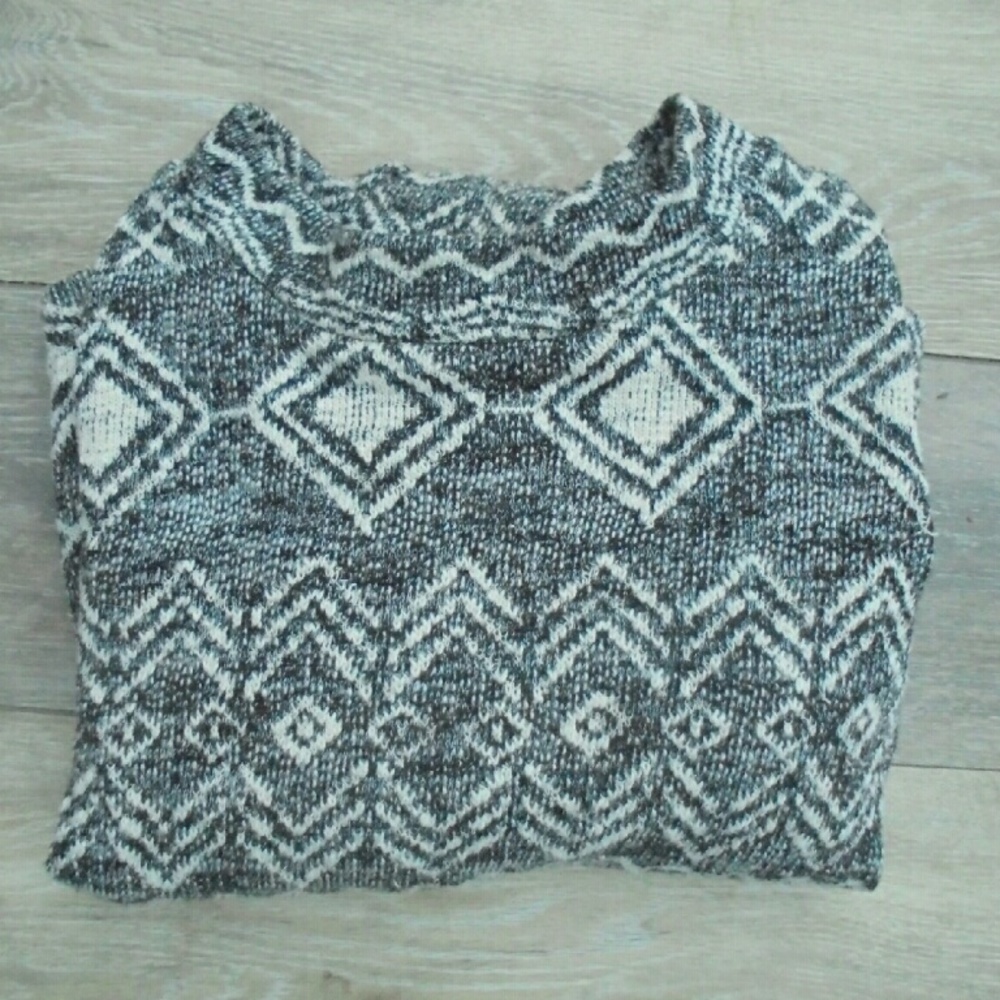 Forever 21 XXI Aztec Print Mock Neck Semi Crop Top