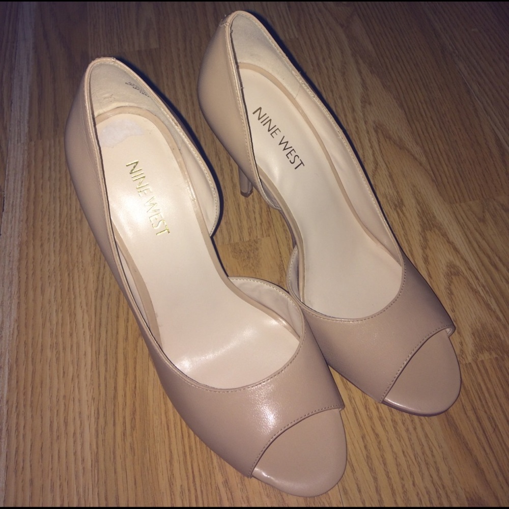 Leather Nine West Peep Toe Heels