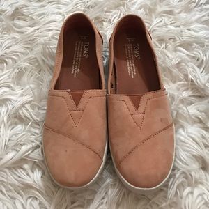 Brand New light Tan Suede Toms Sz 6