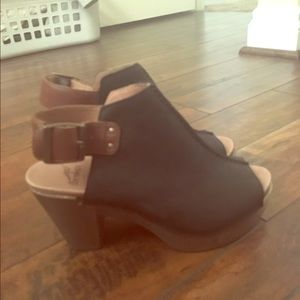 Brand new Danksko clog heels