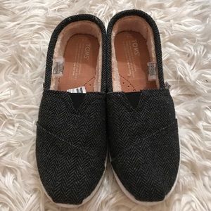 Brand New Toms Sz 6