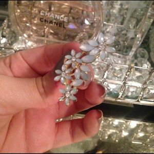 Floral ear cuff