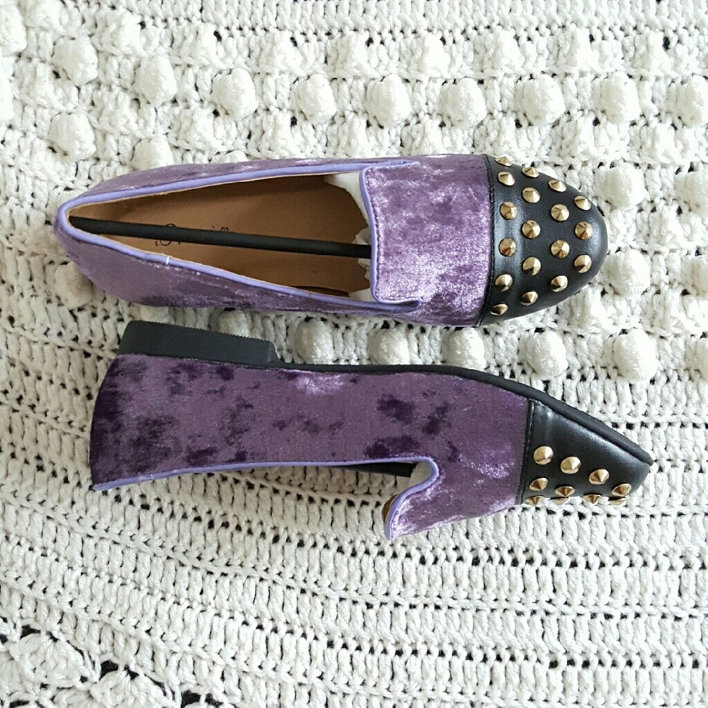 Vegan leather purple/black studded velvet flats