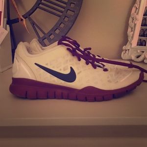 Nike Free White and Crimson Size 7