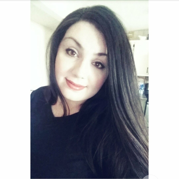 Meet your Posher, Tiffany - Picture 1 of 1