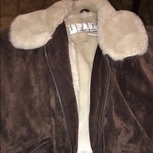 BB DAKOTA. Brown leather jacket