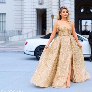 Ballroom gown/ engagement dress / prom dress