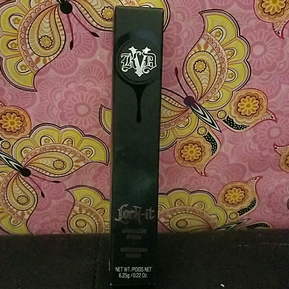 kat von d concealer light