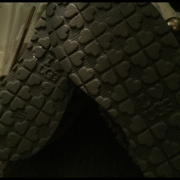 Scull uggs - Picture 3 of 4