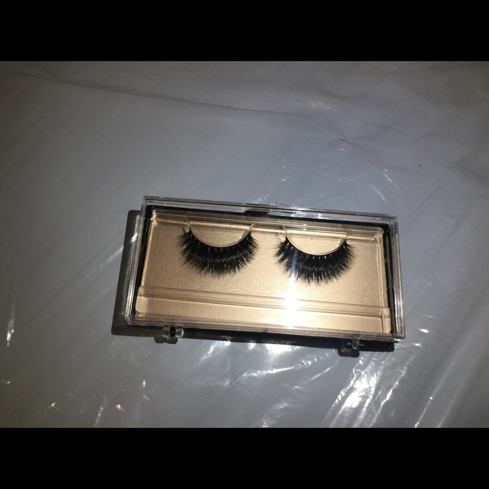 Mink eyelashes. Bundle and save