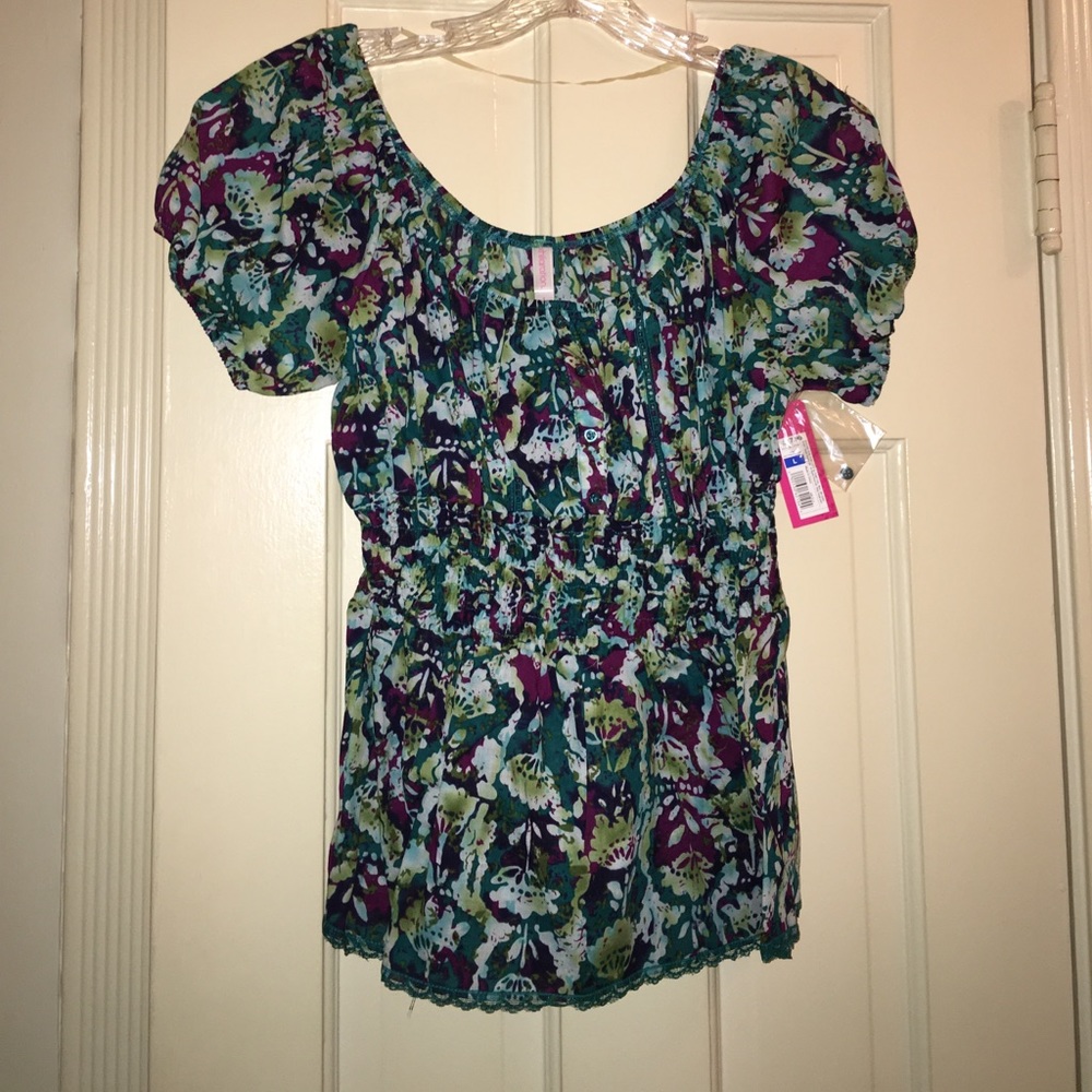 Xhilaration batiik top with ruched/elastic waist.
