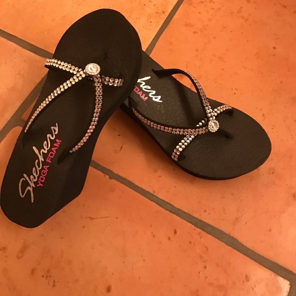 Skechers blingy wedge flip flops 🎀