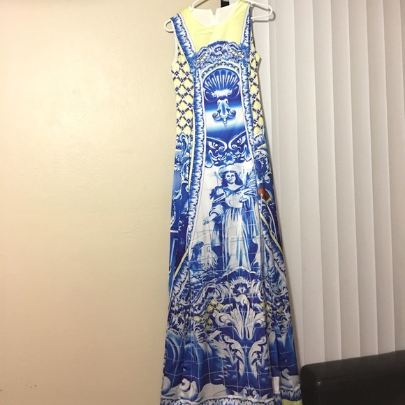 Dress - Picture 1 of 3