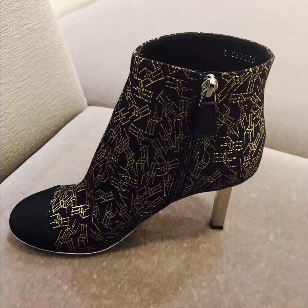 Shoes - Picture 3 of 3