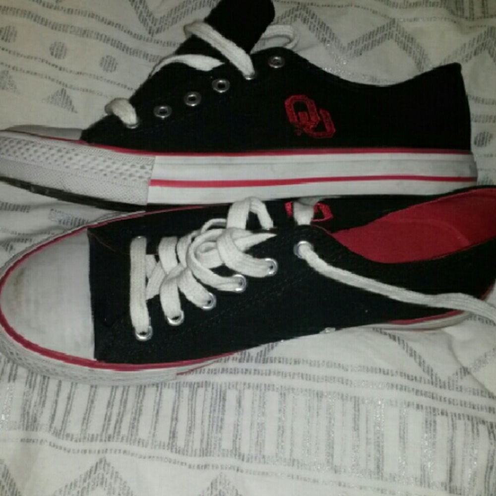 Converse  style o.u. sneakers