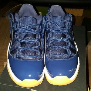 AIR JORDAN 11 RETRO LOW "NAVY GUM"