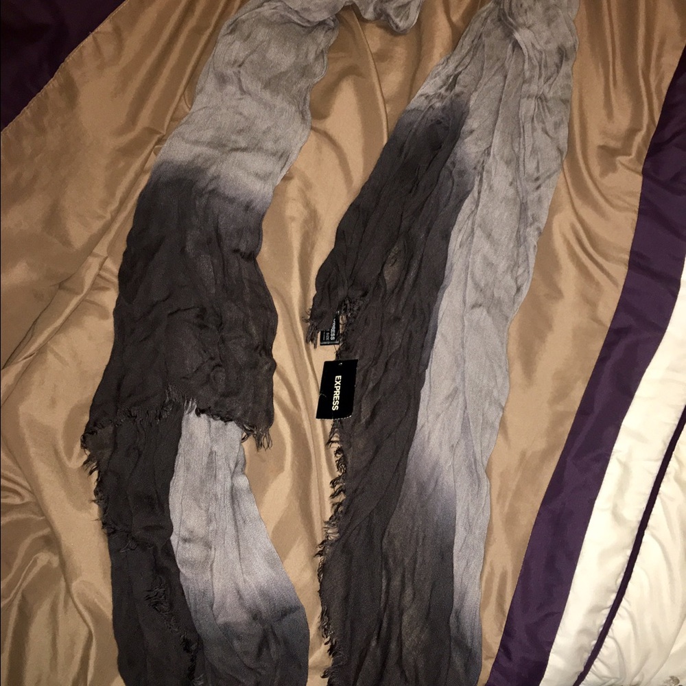 NWT Express black and gray ombré scarf