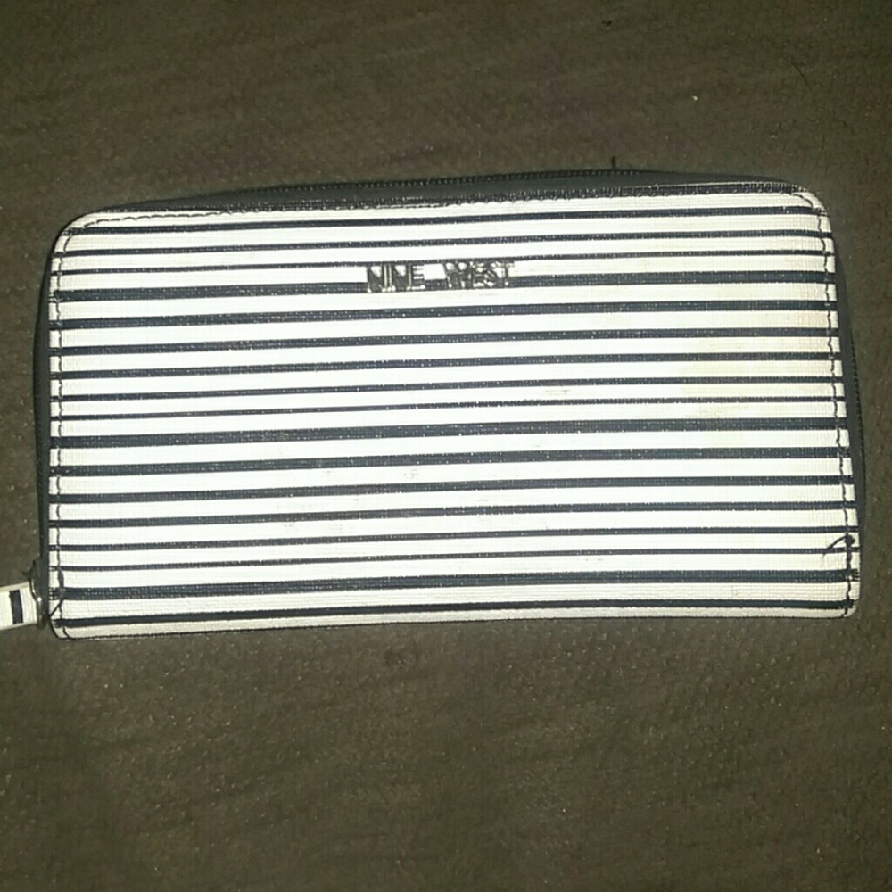 Nine West wallet