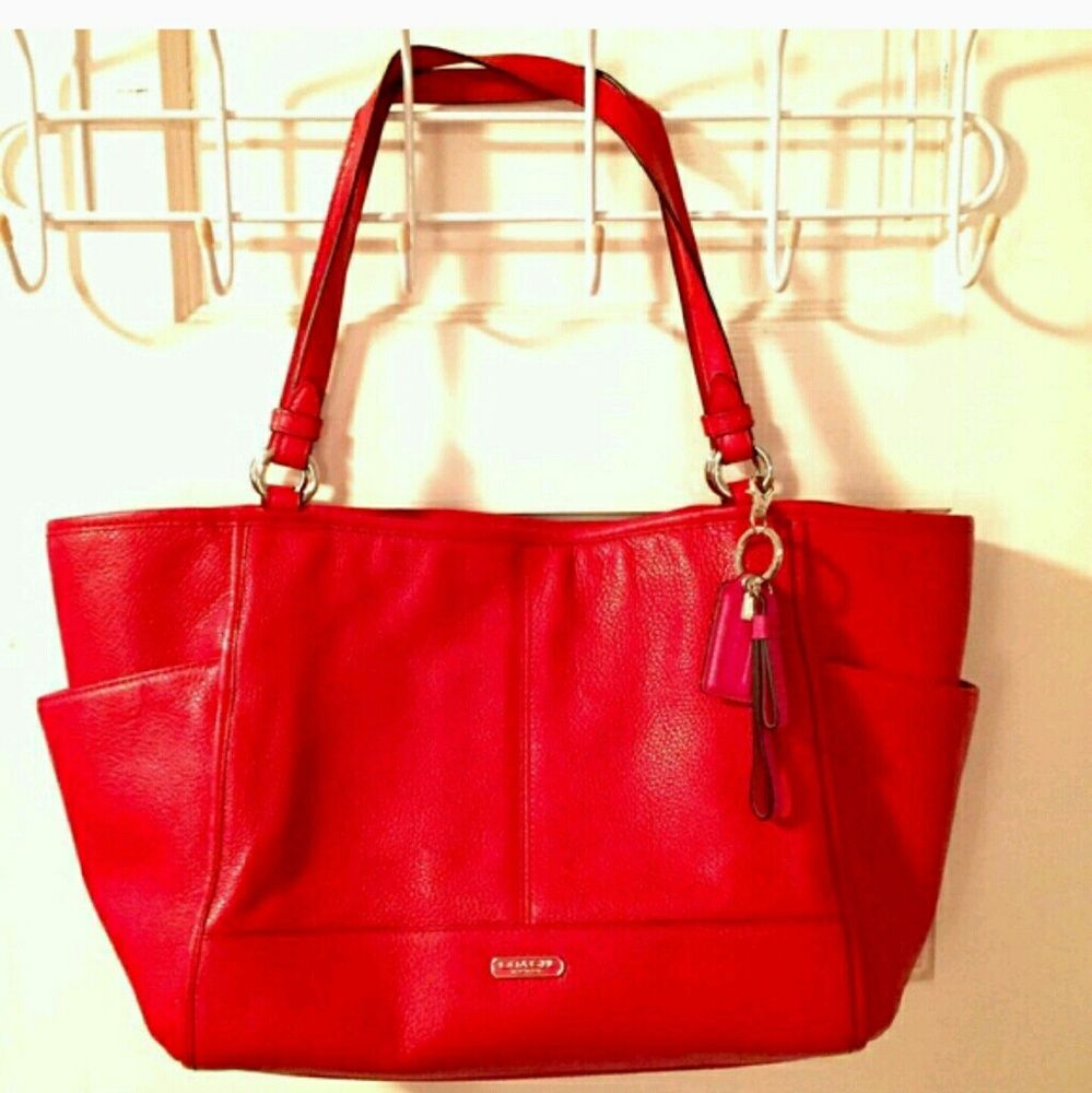🛍🛍Authentic Coach Large Red Leather Handbag🛍🛍