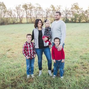 Meet your Posher, Lara