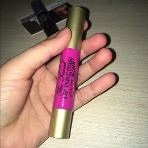 Lip injection color bomb