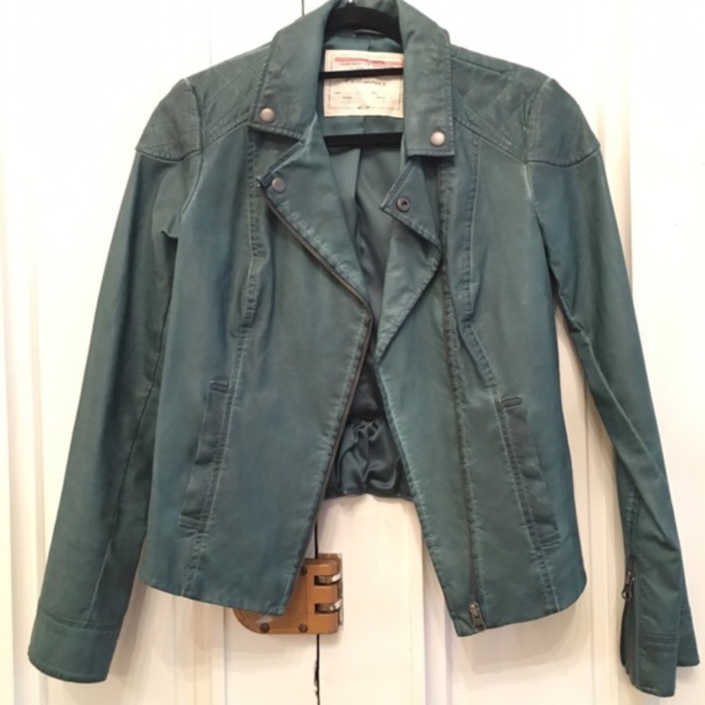 Jacket for bundle