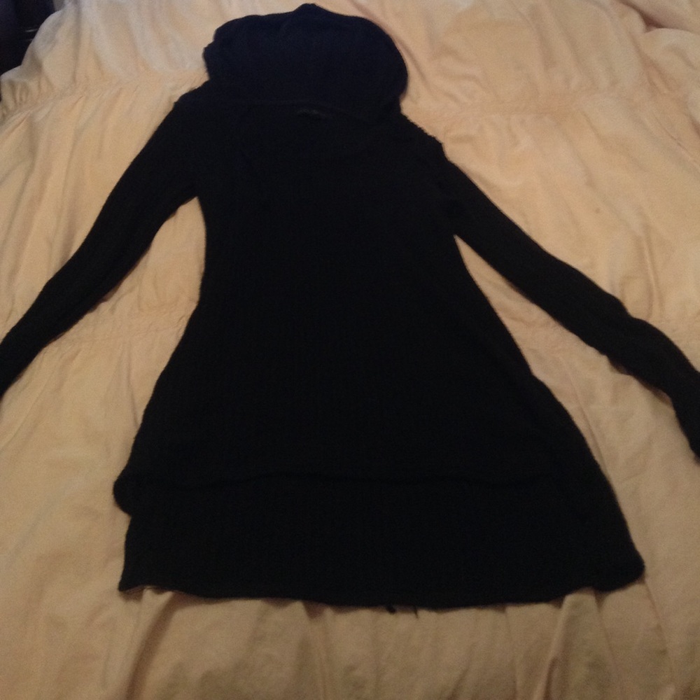 Black Aeropostale hooded sweater