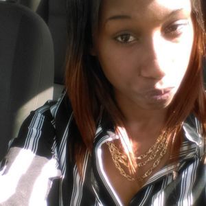 Meet your Posher, Desiree