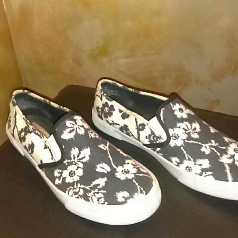 AEROPOSTALE women's shoes size 9