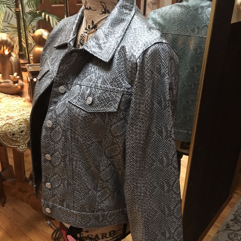 MB Jacket - Picture 2 of 4