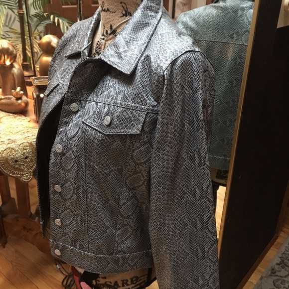 MB Jacket - Picture 2 of 4